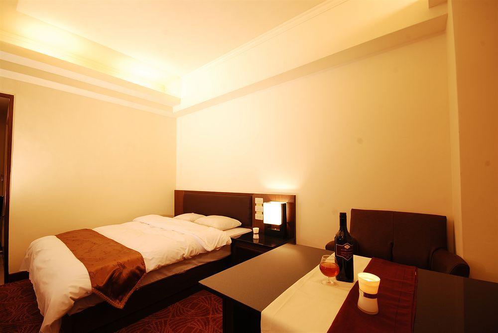 Twinstar Hotel Taichung Eksteriør bilde