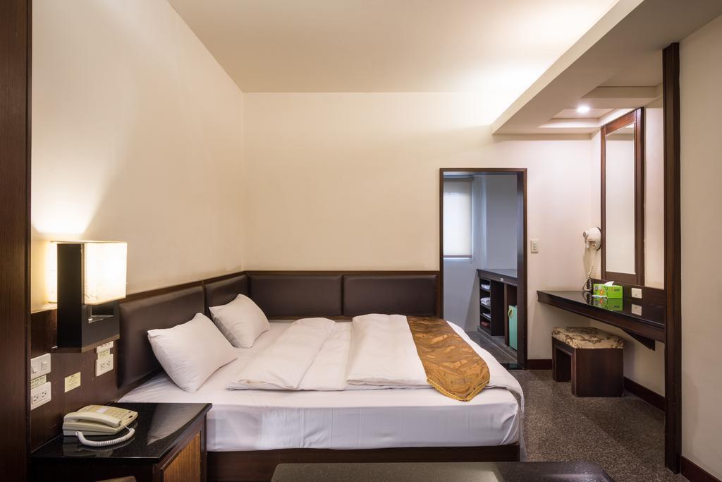Twinstar Hotel Taichung Eksteriør bilde