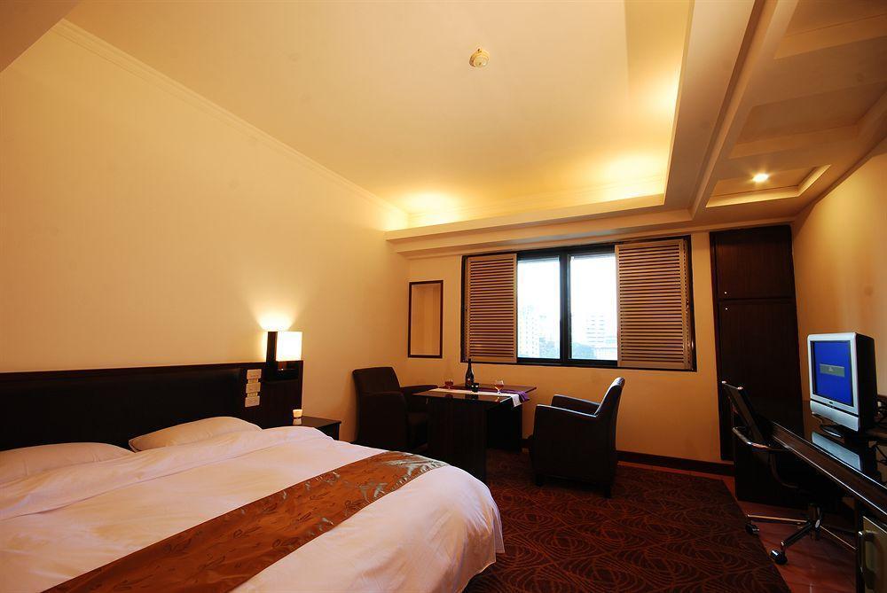 Twinstar Hotel Taichung Eksteriør bilde