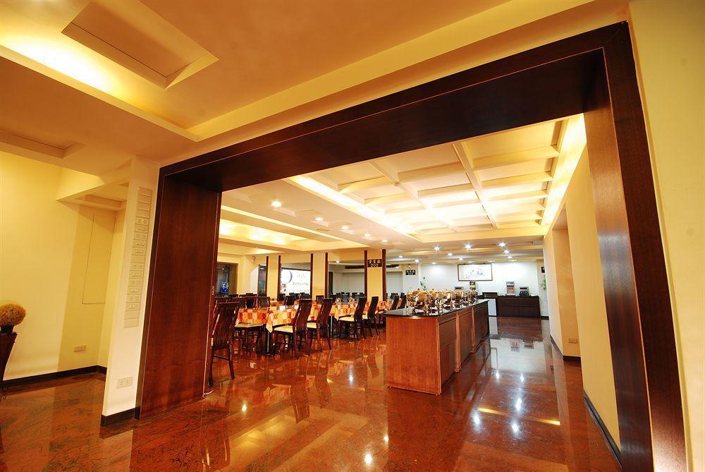 Twinstar Hotel Taichung Eksteriør bilde