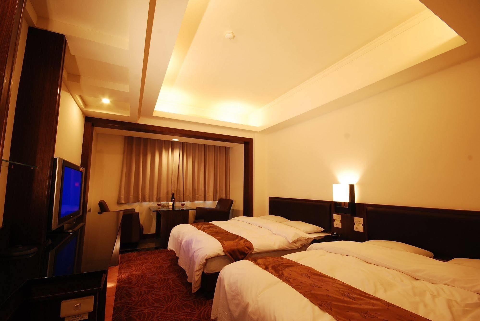 Twinstar Hotel Taichung Eksteriør bilde