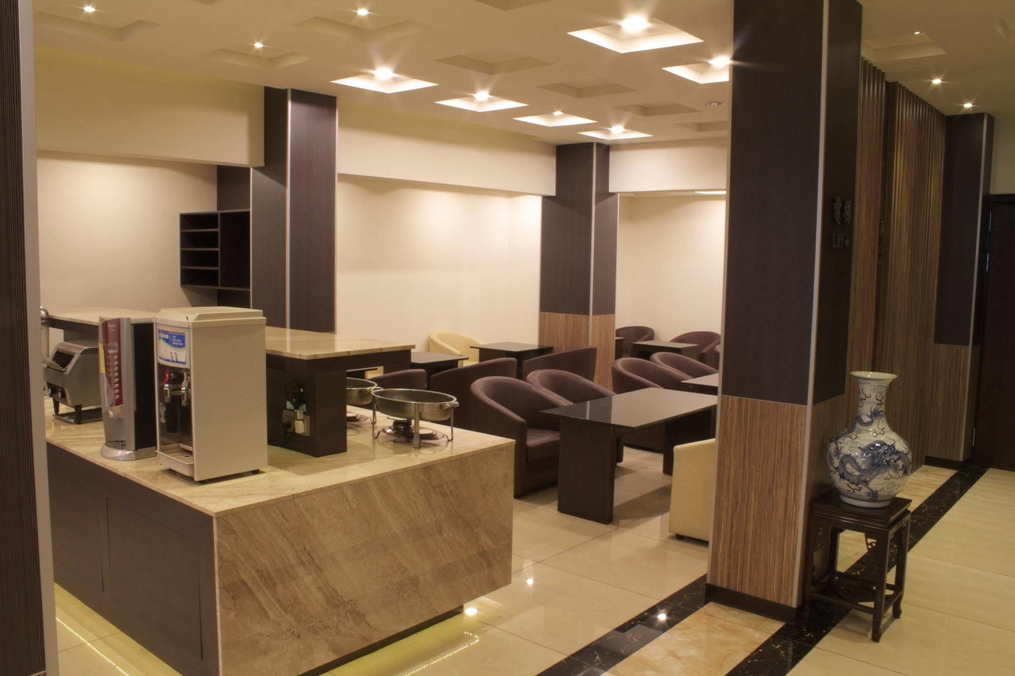 Twinstar Hotel Taichung Eksteriør bilde