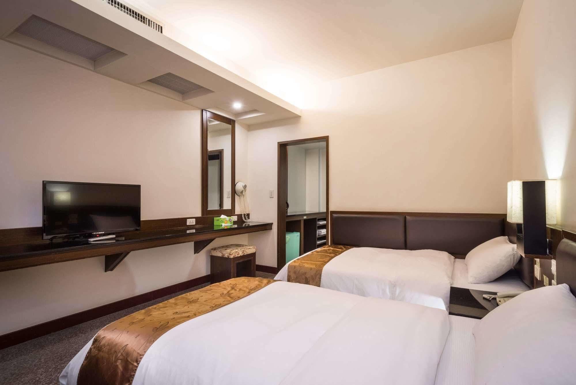 Twinstar Hotel Taichung Eksteriør bilde
