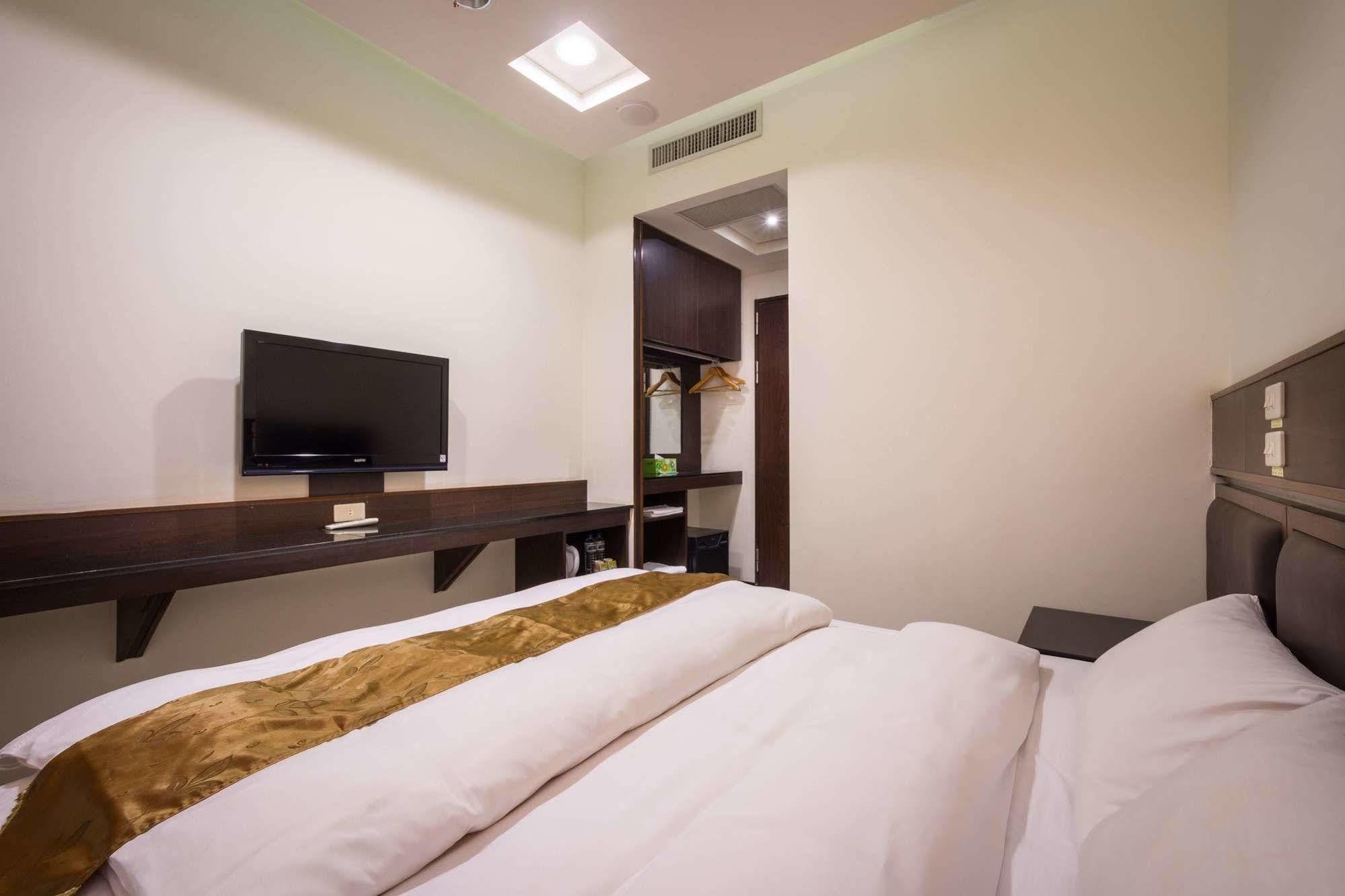 Twinstar Hotel Taichung Eksteriør bilde